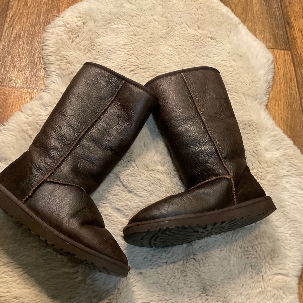 Ugg Classic Tall‎ Bomber Boots Brown Size 6 Womens Sheepskin Lined